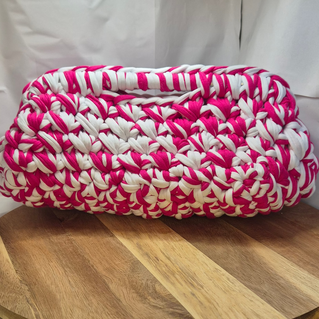 The Flamingo Tote: Vibrant Two-Tone Crochet Bag