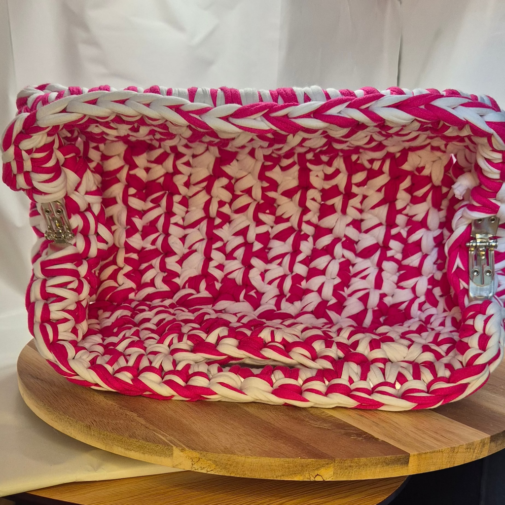 The Flamingo Tote: Vibrant Two-Tone Crochet Bag