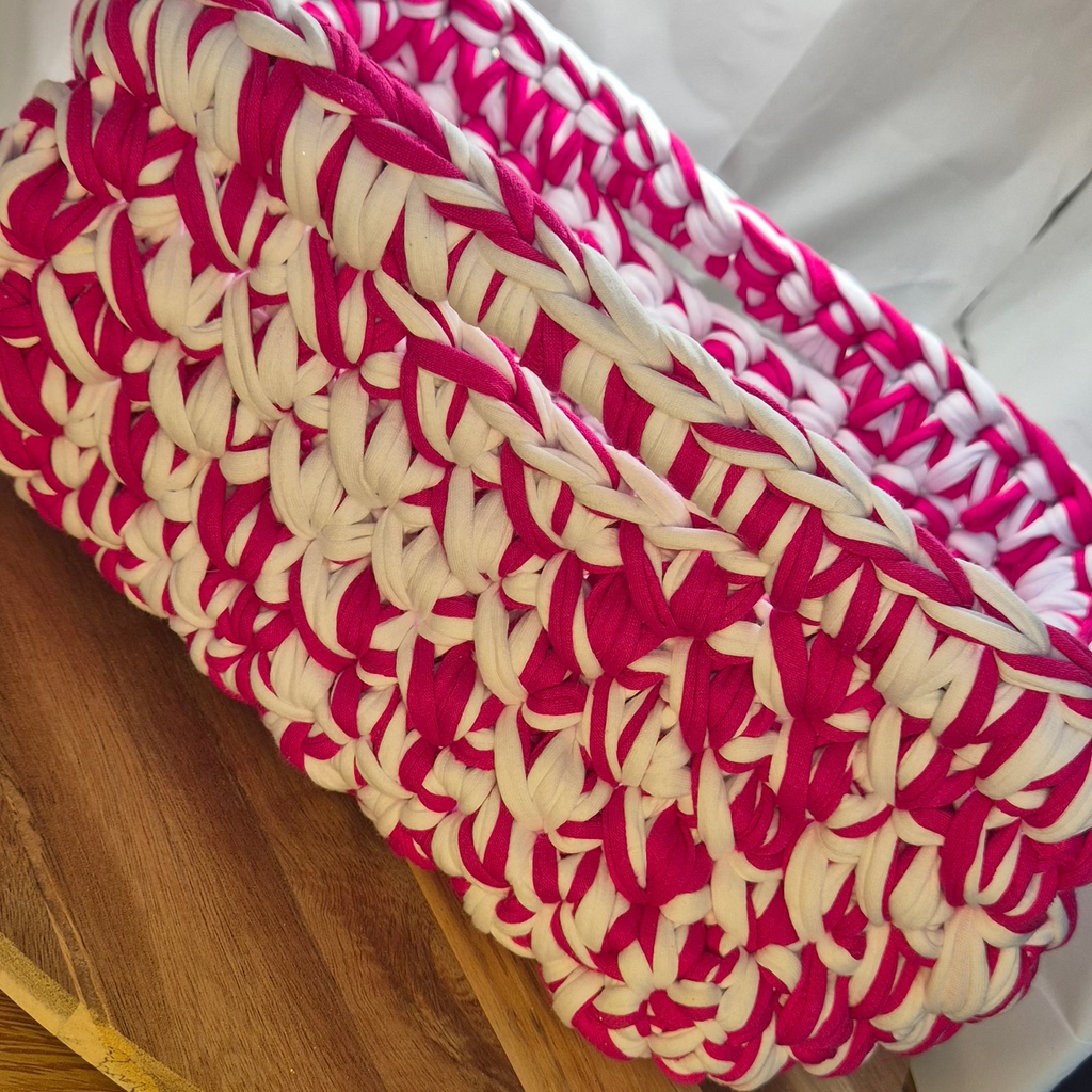 The Flamingo Tote: Vibrant Two-Tone Crochet Bag