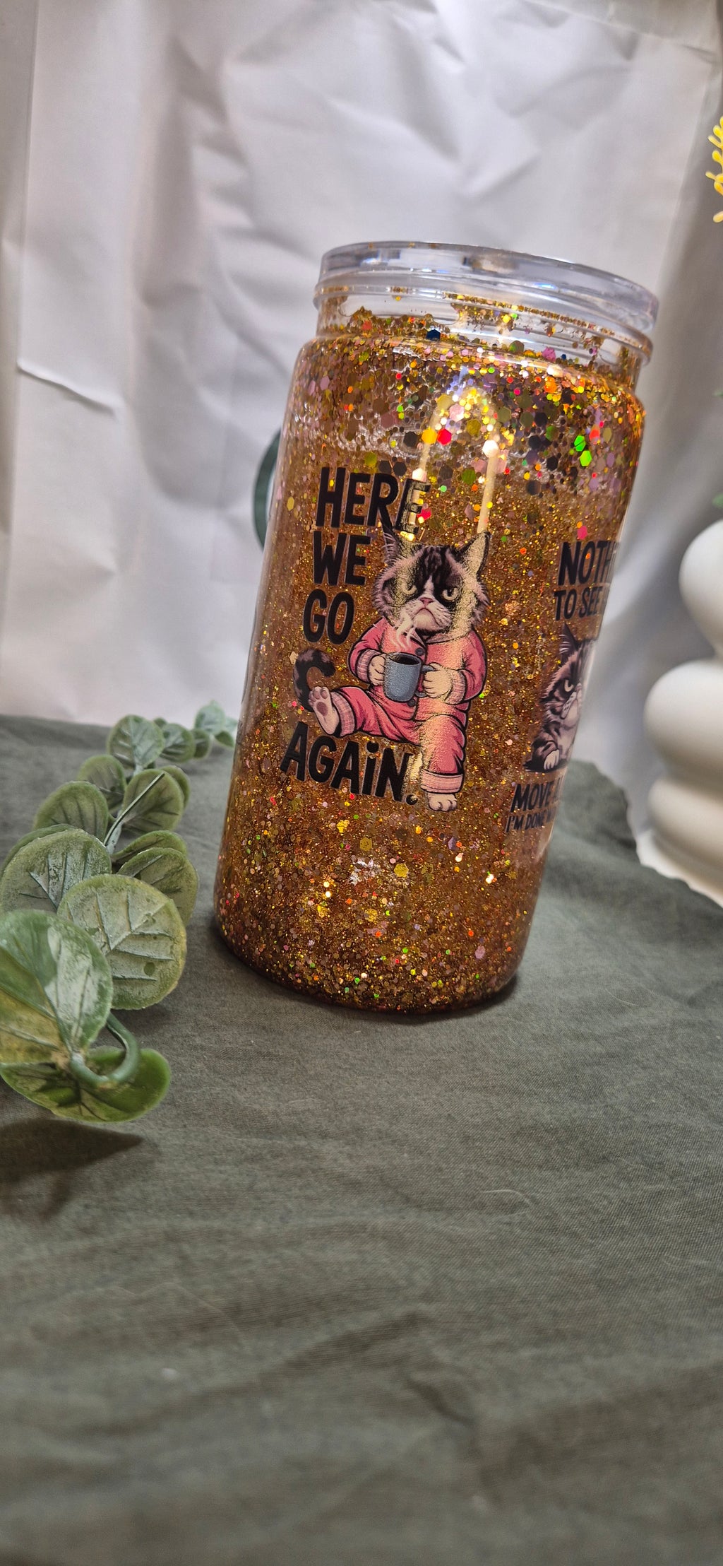 The Grumpy Cat Glitter Tumbler (400ml)
